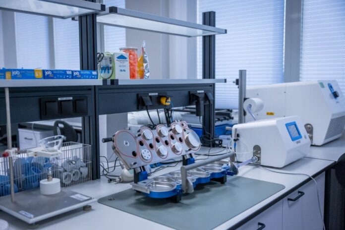 Adamed Pharma inwestuje w innowacje – nowe laboratoria w Pabianicach