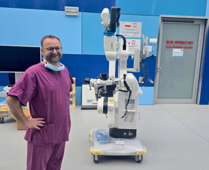 Uniwersytecki Szpital Kliniczny w Białymstoku z nowoczesnym mikroskopem neurochirurgicznym