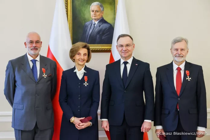 Prezydent uhonorował ekspertów ochrony zdrowia – kto otrzymał odznaczenia?