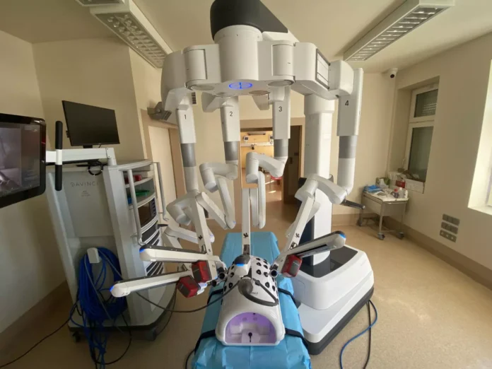 22,6 mln zł na chirurgię robotową: Synektik i CO Bydgoszcz podpisują umowę