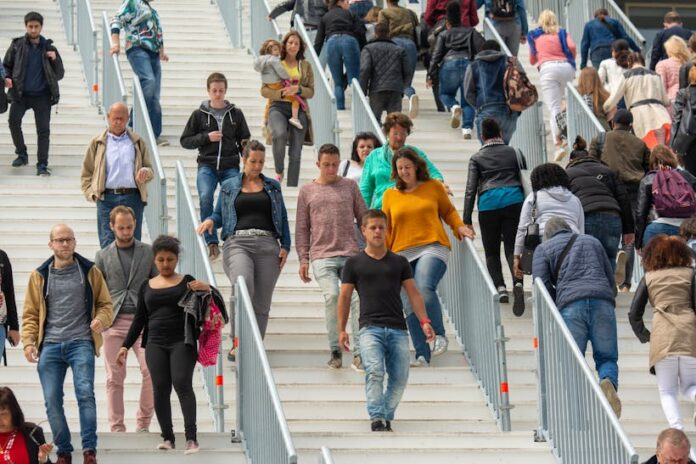 ludzie społeczeństwo