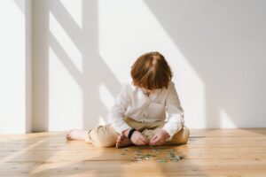 Badanie 19 alternatywnych metod leczenia autyzmu wykazało brak mocnych dowodów na ich skuteczność
