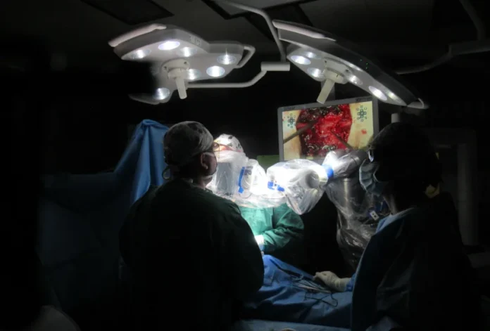 Szybciej, precyzyjniej, bezpieczniej. Egzoskop wkracza na salę operacyjną