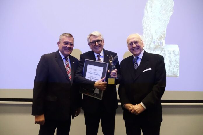 Prof. Andrzej Bochenek uhonorowany - Wawrzyn Lekarski dla wybitnego kardiochirurga