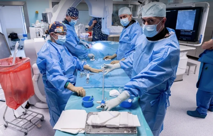 pionierskie zabiegi wszczepienia stymulatorów bezelektrodowych