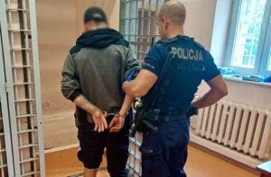 Agresja wobec ratowników medycznych w Słupsku. 33-latek usłyszał zarzuty