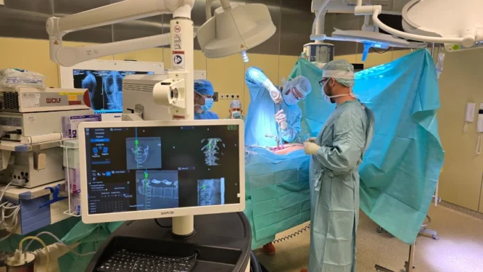 Zakopane pionierem operacji kręgosłupa bez użycia promieniowania