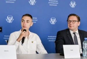 Sukces lekarzy z WUM: niezwykle trudne przeszczepienie wątroby uratowało życie 18-latka