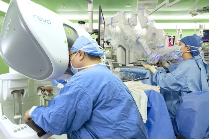 Korea Południowa: jednoczesne usunięcie raka prostaty i nerki przy użyciu robota Revo-i