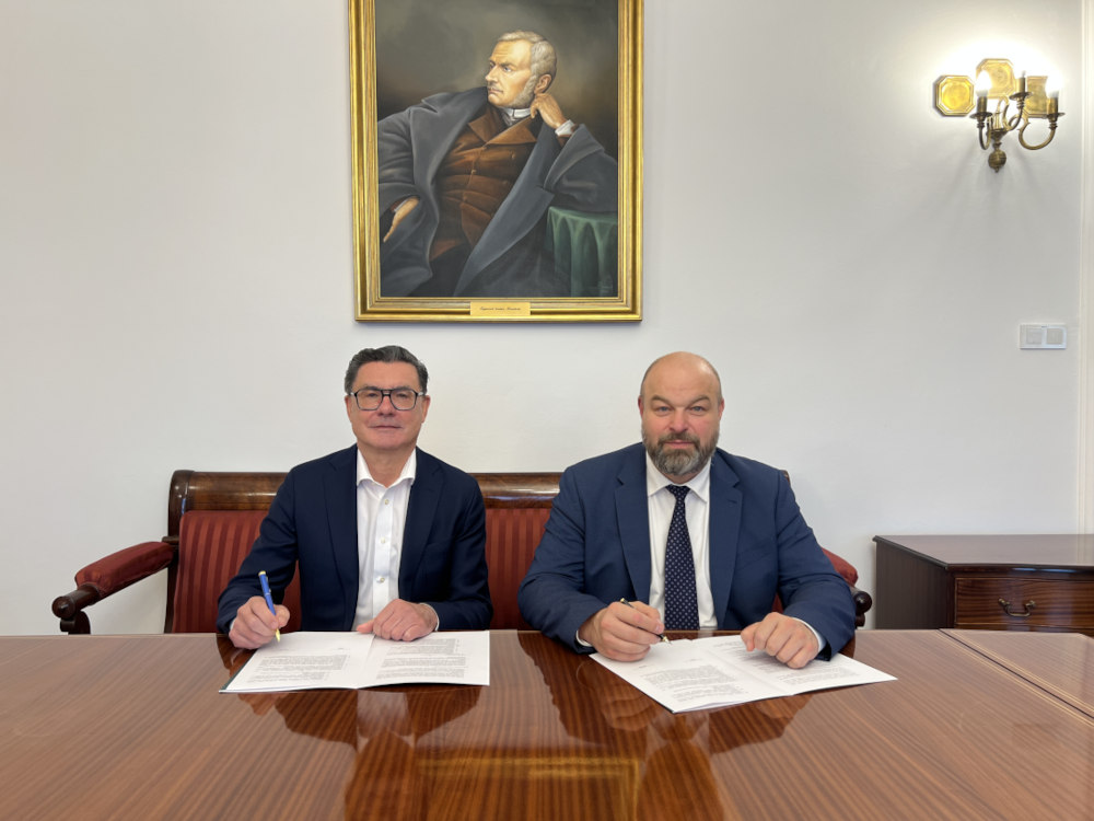 Synektik i SGGW tworzą międzynarodowe centrum szkoleniowe robotyki chirurgicznej