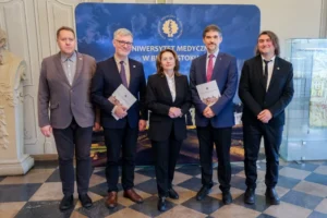Porozumienie UMB i UwB. Czas na walkę z medyczną dezinformacją