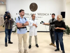 Stała opieka po operacji kręgosłupa? Vratislavia Medica testuje nowoczesną ortezę