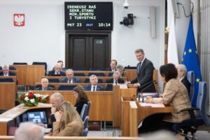 Co jeszcze wydarzyło się w Senacie 27 listopada? Akcyza i opłata cukrowa w górę oraz wyższe kary za atak na medyków
