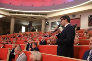 NIL ocenia rządowy szczyt medyczny: przełamanie szkodliwej narracji, niedosyt rozwiązań