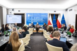 Senat o zdrowiu publicznym: kompetencje, standardy, pozycja zawodu