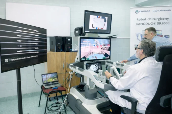 Nowy robot KangDuo SR2000 w Lublinie. USK nr 4 sprawdza możliwości systemu