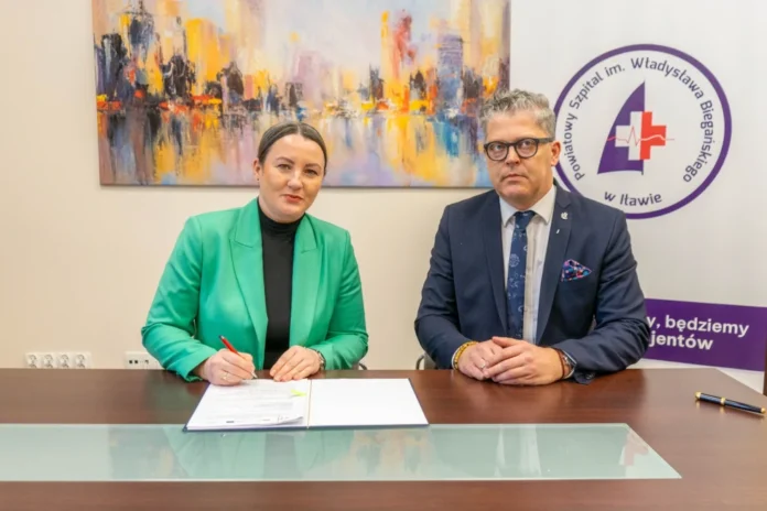 Podpisanie umowy Mednow i szpitala w Iławie