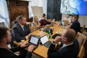 Kęcka spotkała się z ratownikami. Rozmawiano o zasadach pracy w SOR i Izbach Przyjęć
