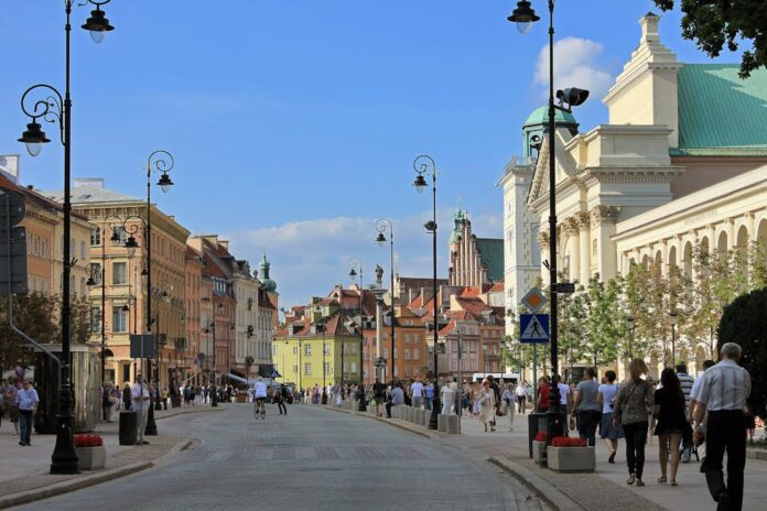 Warszawa miasto ludzie
