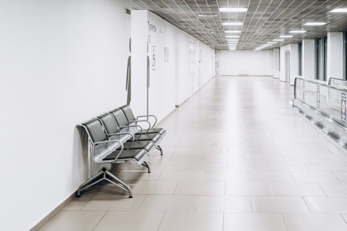 korytarz szpitala leczenie