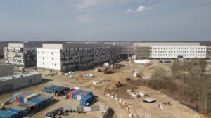 Nowa siedziba DCOPiH coraz bliżej ukończenia. Widać już docelowy kształt nowoczesnej inwestycji