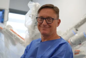 Prof. Rafał Stojko o chirurgii robotycznej: „Ramię robota nigdy nie zadrży” [Wywiad]