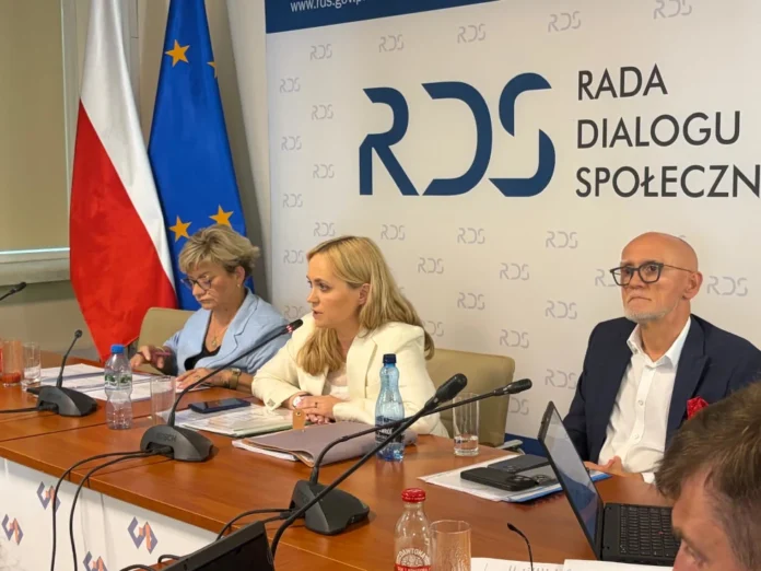 Ministra Jolanta Sobierańska-Grenda na posiedzeniu Trójstronnego Zespołu ds. Ochrony Zdrowia
