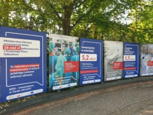 18 mld zł z KPO dla zdrowia. MZ otworzyło plenerową wystawę w Warszawie