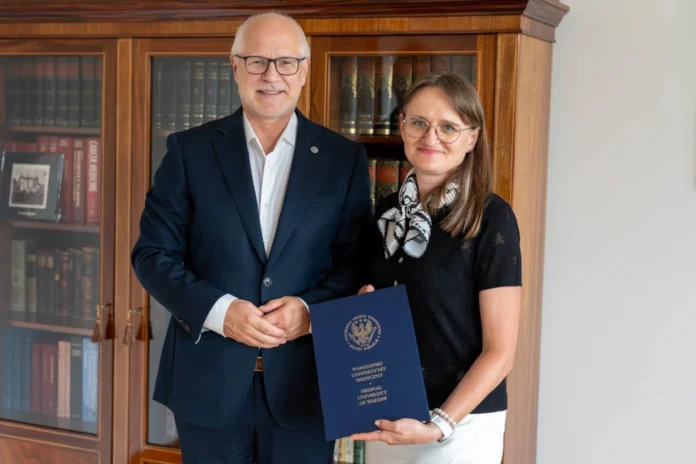Prof. Rafał Krenke, rektor WUM i mgr Anastazja Więckiewicz