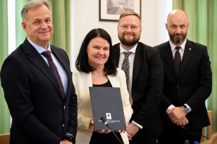 Praktyki farmaceutyczne coraz bliżej. Marek Tomków przekazał projekt do MZ
