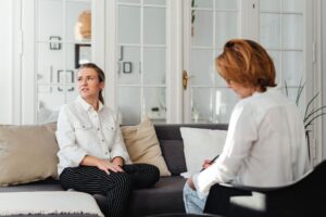 AI niemal dorównuje psychiatrom w ocenie pacjentów. Nowe badanie 