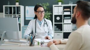 Wywiad lekarski – jak go przeprowadzić i dlaczego jest kluczowy dla diagnozy?