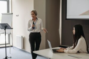 Doskonalenie zawodowe lekarza – kto musi je realizować i w jaki sposób?